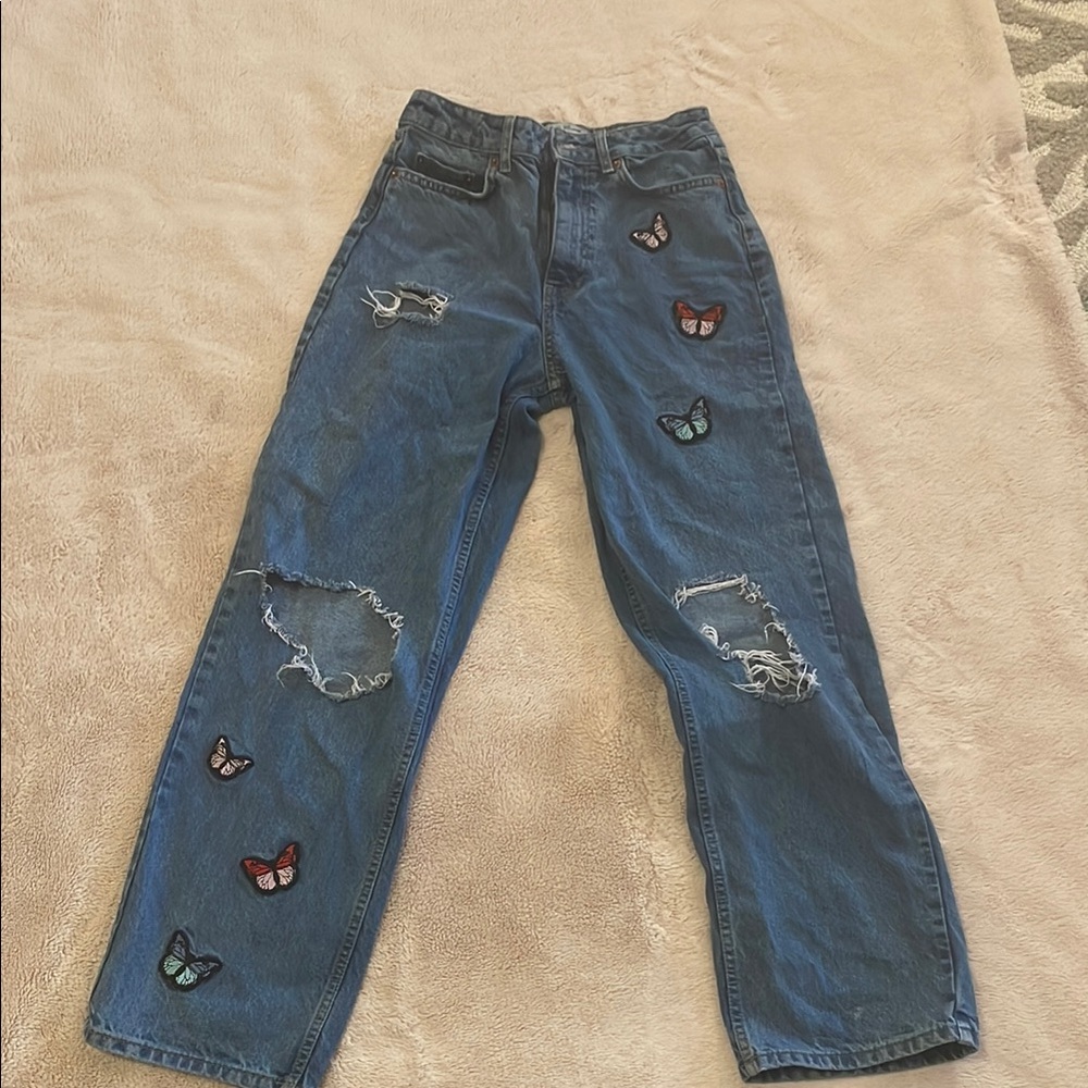 Junior’s Butterfly Embroidered Distressed Jeans